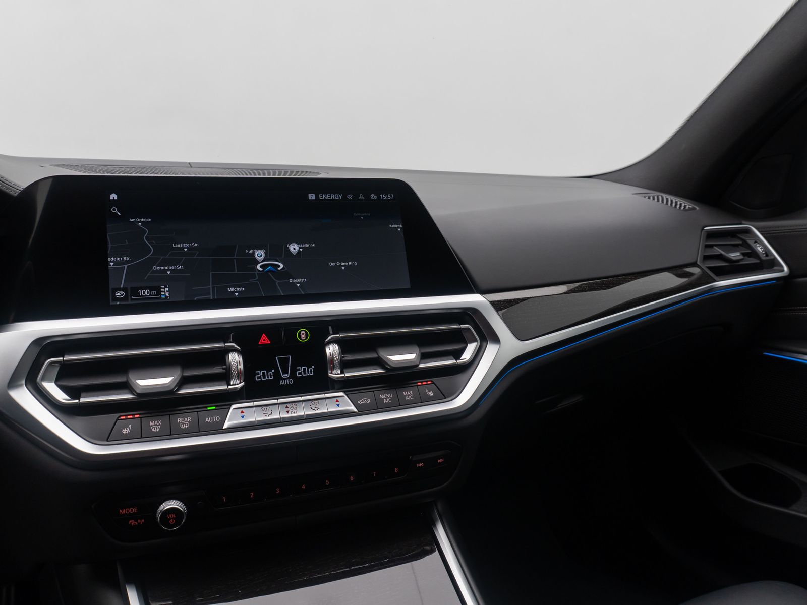 Fahrzeugabbildung BMW 330e Luxury Line Laser DAB 360°HUD Leder Komfort