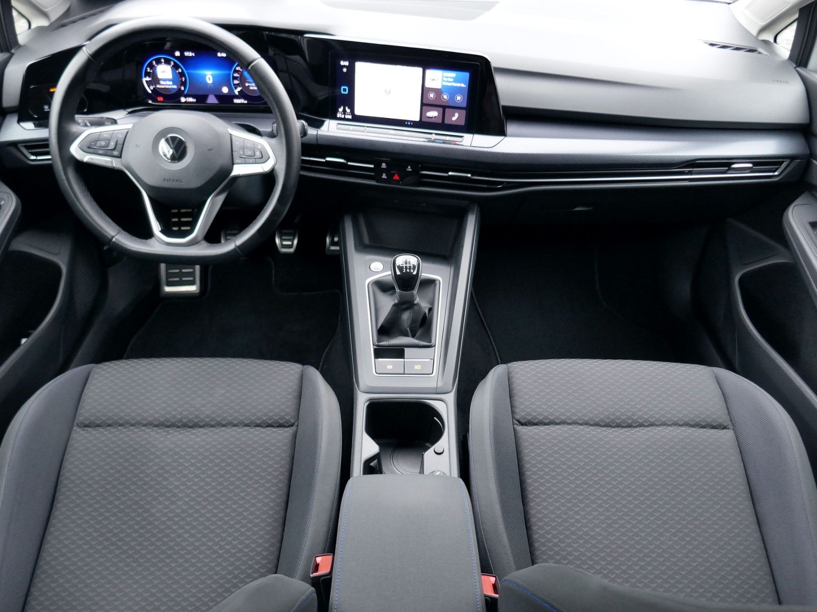 Fahrzeugabbildung Volkswagen Golf VIII UNITED 1.0 TSI | LED PDC Navi App
