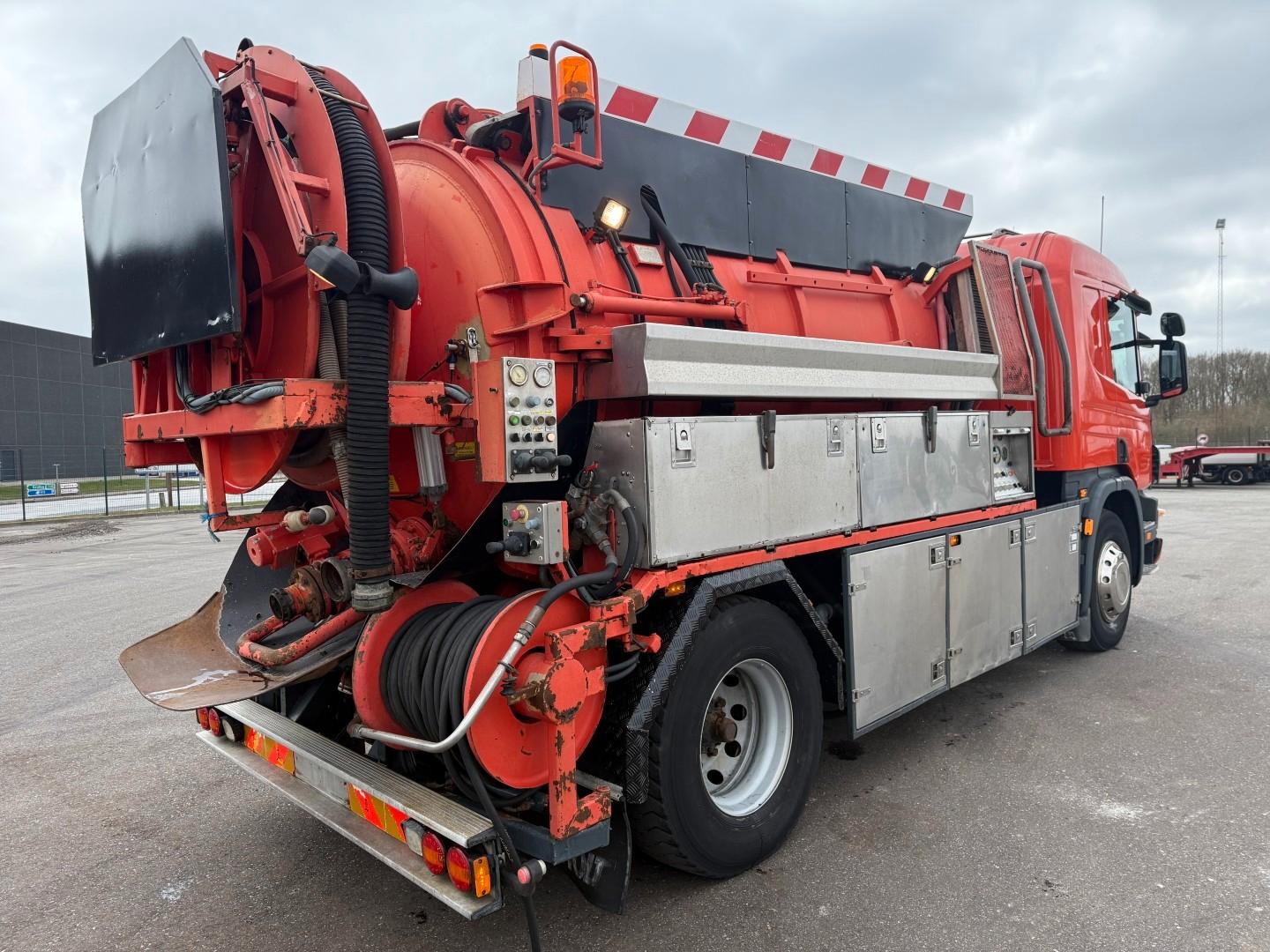 Scania P94/260 4x2 NZ SLS590 Kombi 8.400 l.