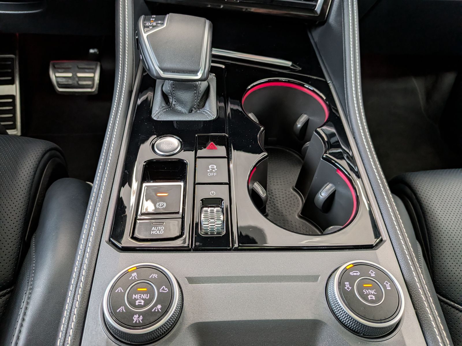 Fahrzeugabbildung Volkswagen Touareg 3.0TDI 4M R-Line VOLL Black 22" UPE 114T