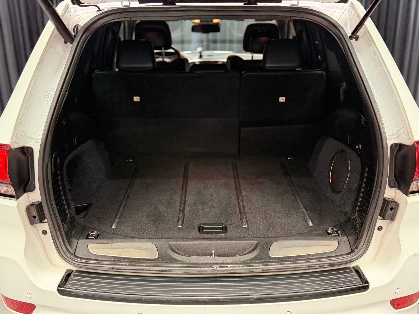Fahrzeugabbildung Jeep Grand Cherokee 6.4 V8 HEMI SRT|H&K|D-FZG|