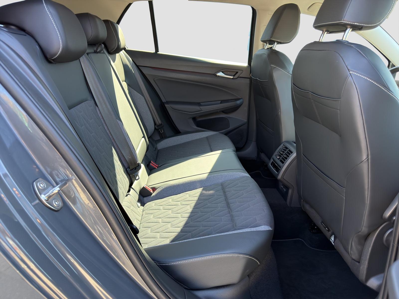 Volkswagen Golf VIII Life GOAL 1.5 eTSI Kamera ACC AHK LED, миниатюра 16