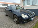 Mercedes-Benz C 230 Coupe 204 PS 6 Zylinder - Mercedes-Benz C 230 mit Benzin-Antrieb: Limousine, Schaltgetriebe