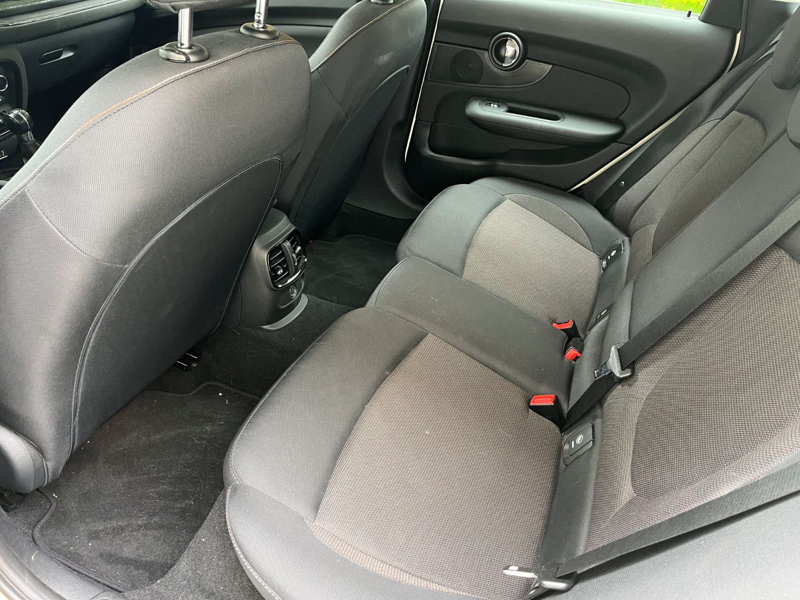Fahrzeugabbildung MINI COOPER Clubman NAVI SHZ PDC ALU