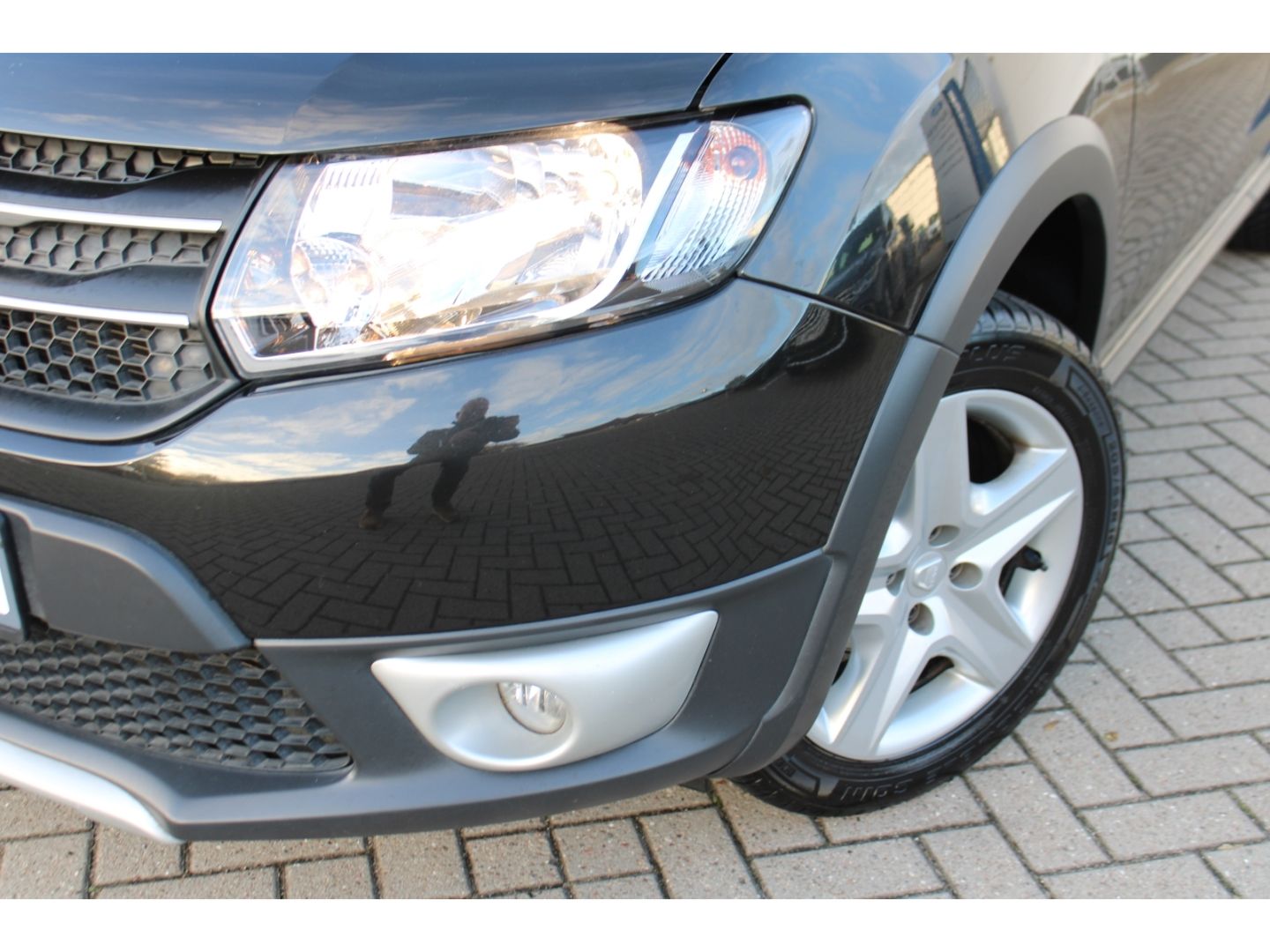 Fahrzeugabbildung Dacia Sandero II Stepway Ambiance GJR DAB Klima Radio/