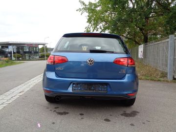 Volkswagen Golf - 6