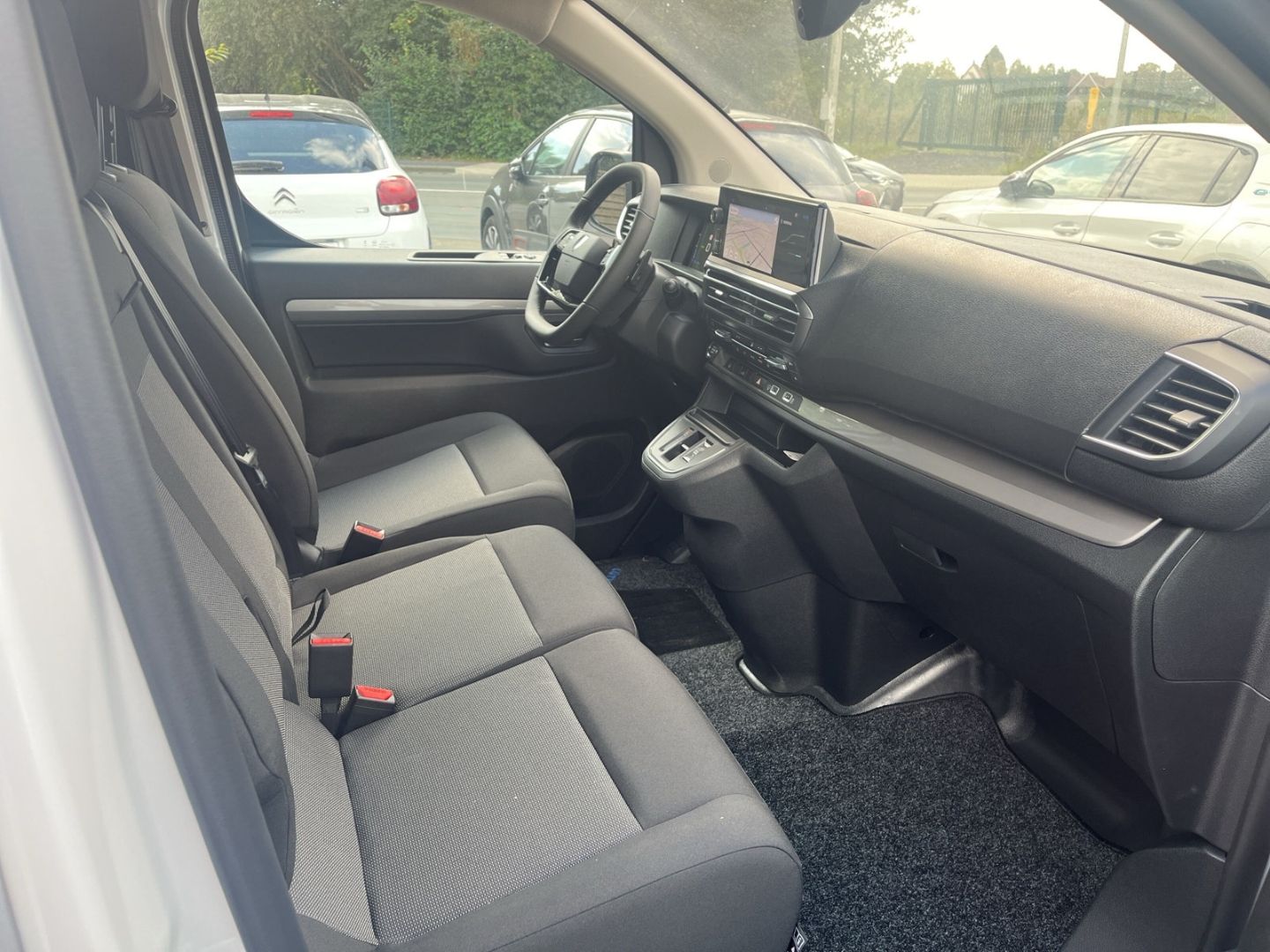 Fahrzeugabbildung Peugeot Expert KW Elektro Standard 75 kWh Navi Temp.
