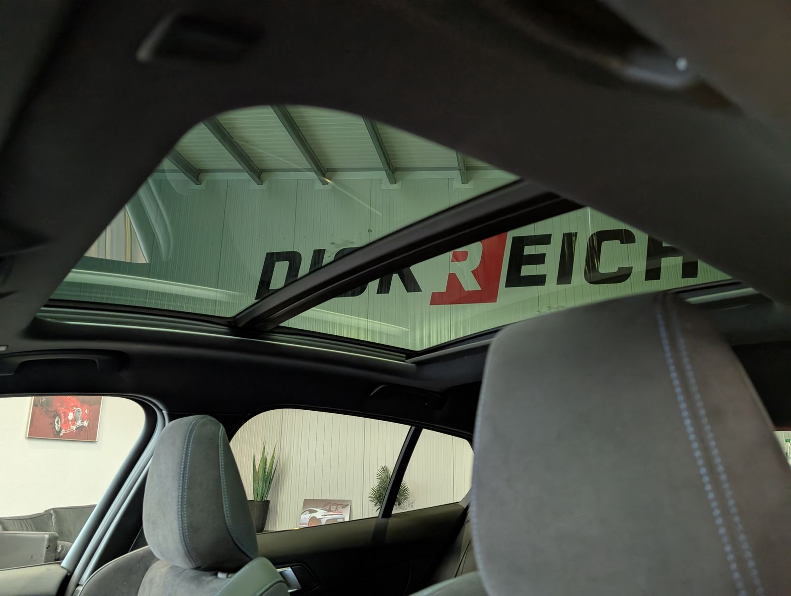 Fahrzeugabbildung BMW 118 d M-Sport Premium Shadow Cam Pano Alcan 18"