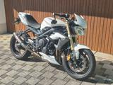 Triumph Street Triple 675 - TRIUMPH STREETFIGHTER
