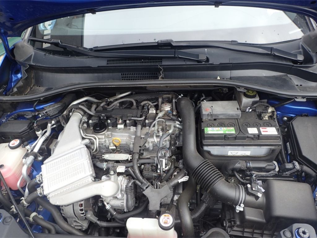 Fahrzeugabbildung Toyota C-HR 1.2T Style Selection AHK LED Allrad Totwink