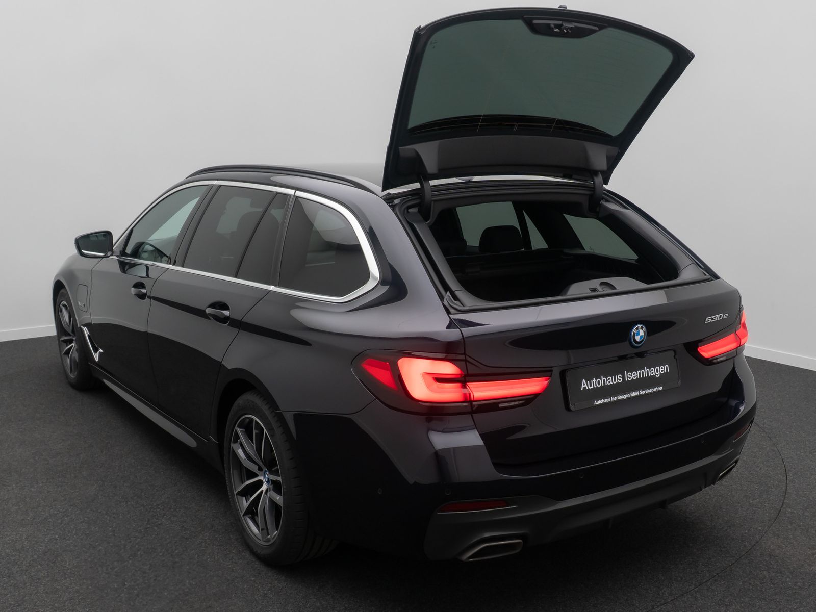 Fahrzeugabbildung BMW 530e M Sport 360&deg;Laser HUD DAB ACC Komfort Alarm