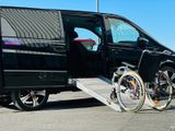 Mercedes-Benz Vito-Behindertengerecht-Rampe - Mercedes-Benz Vito: Schwarz