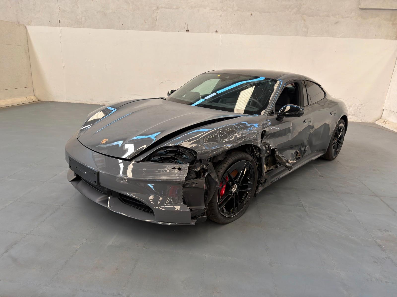 Porsche Taycan 4S Black Edition 105 KWH NEW MODEL