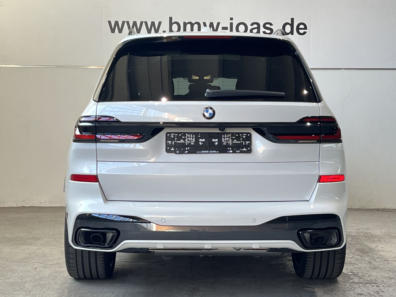 Fahrzeugabbildung BMW X7 xDrive40d Exklusiv Paket, Getränkehalter temp