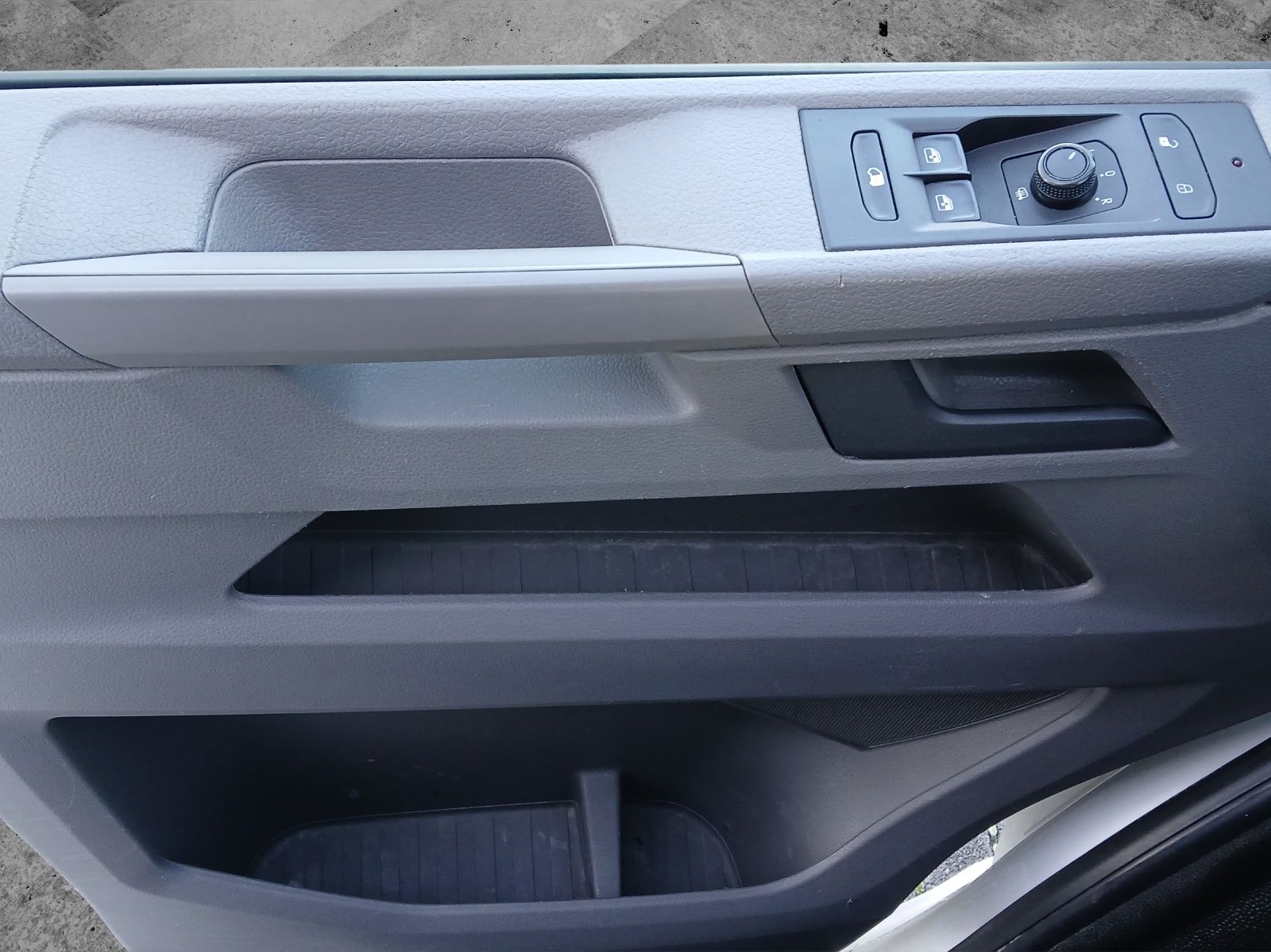 Fahrzeugabbildung Volkswagen T6 Transporter T6.1 TDI Kasten EcoProfi AHK Klim