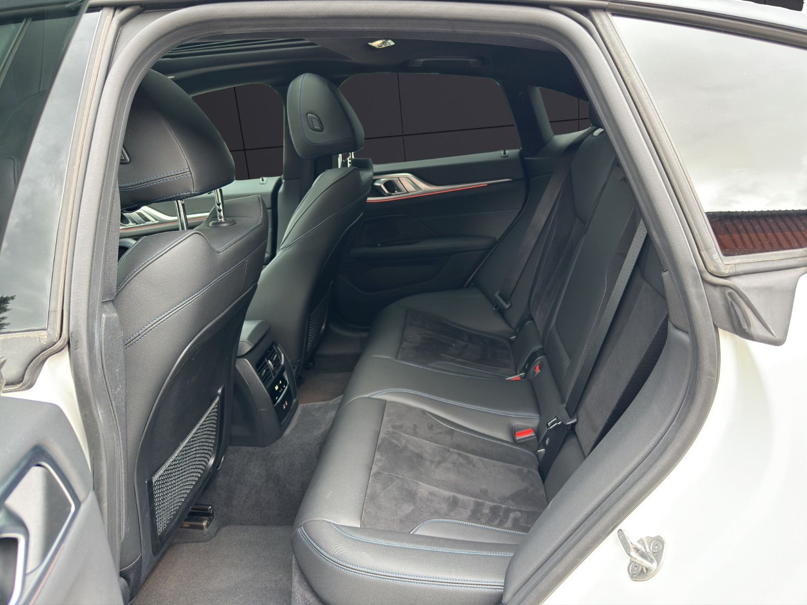 Fahrzeugabbildung BMW 420d Gran Coupe MSport LED*LiveC*Schiebedach*