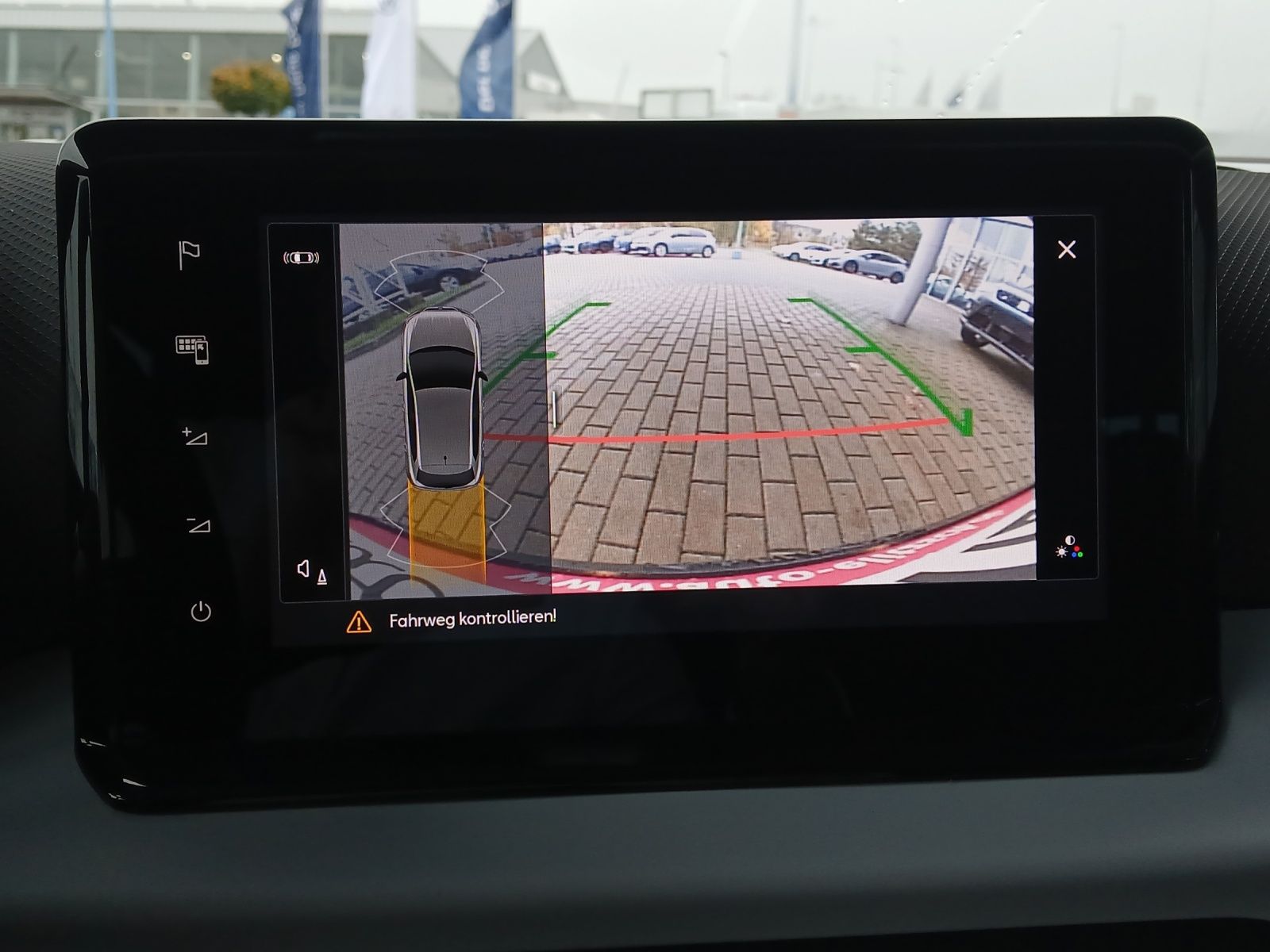 Fahrzeugabbildung SEAT Ibiza TSI Road-Edition DSG LED Navi AID ACC RFK