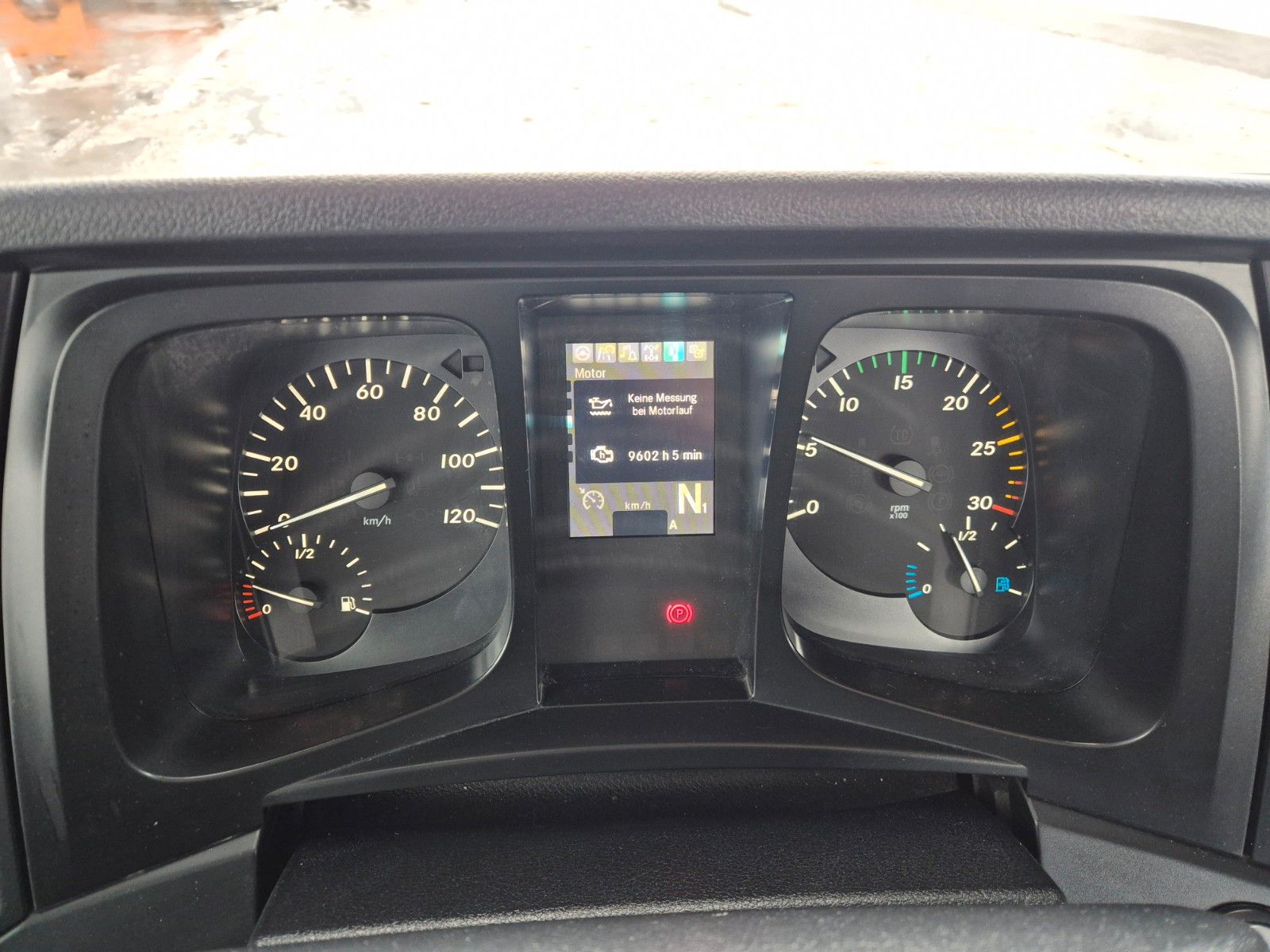 Fahrzeugabbildung Mercedes-Benz Arocs 1832 K 4x2 Palfinger PST14 TEC-25 Funk AHK