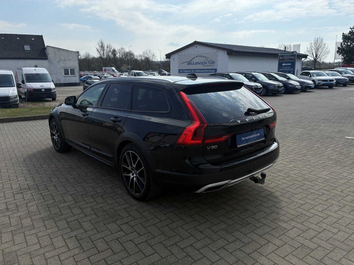 Volvo V90 Cross Country D4 AWD Pro  LED 360° NAVI AHK foto 5