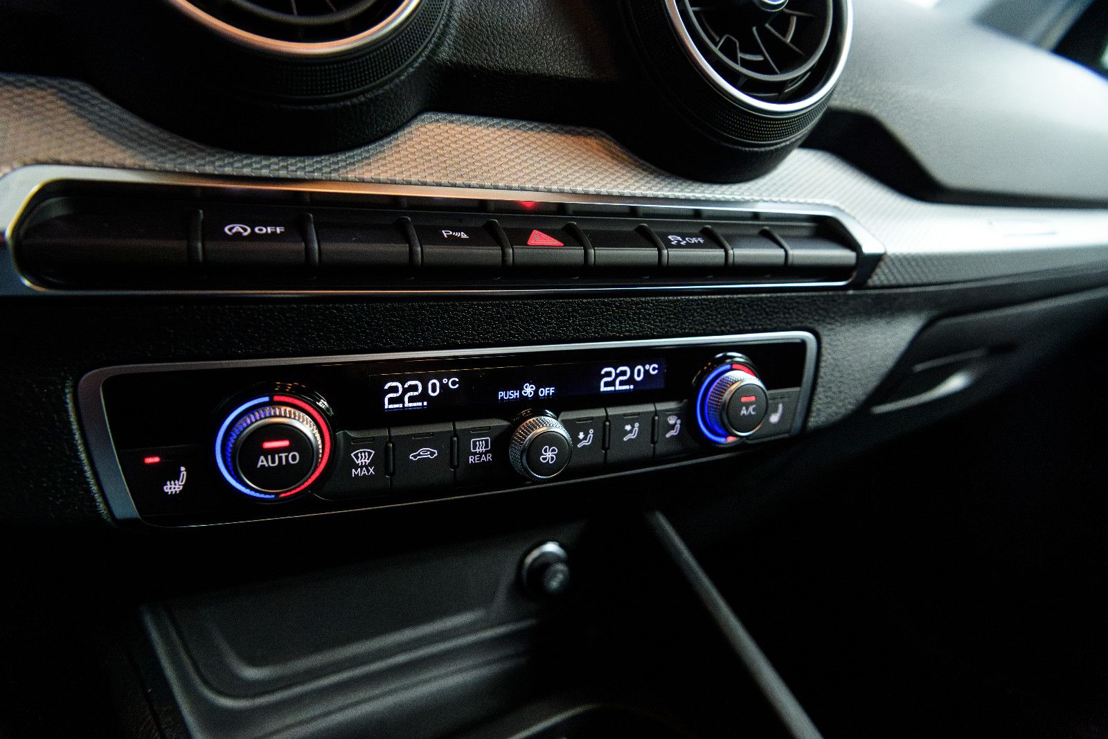 Fahrzeugabbildung Audi Q2 35 TFSI +Kamera +Sitzheizung +DAB