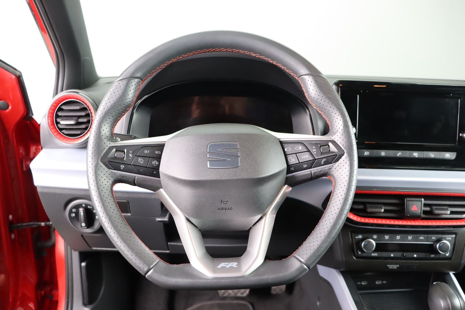 Fahrzeugabbildung SEAT Arona FR DSG * LED * Alcantara * PDC