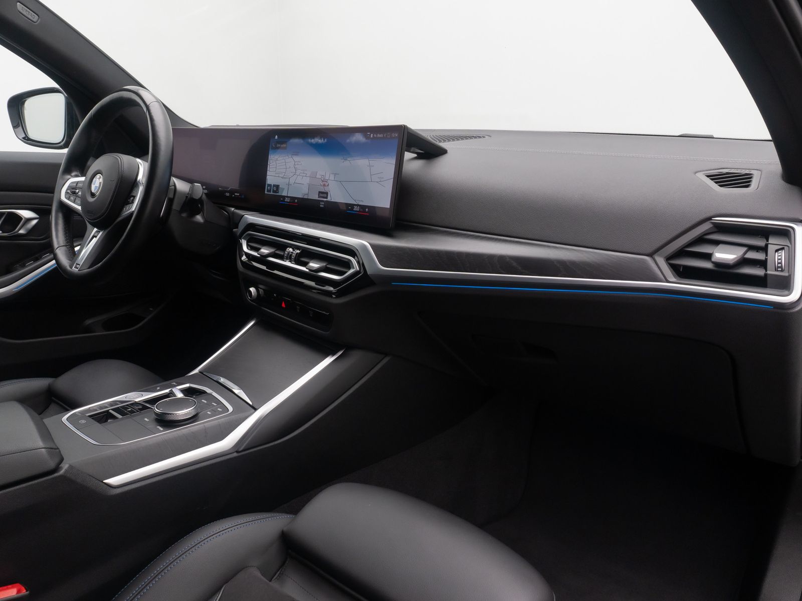 Fahrzeugabbildung BMW 320d M Sport Kamera DAB Standhzng HiFi Alarm HUD