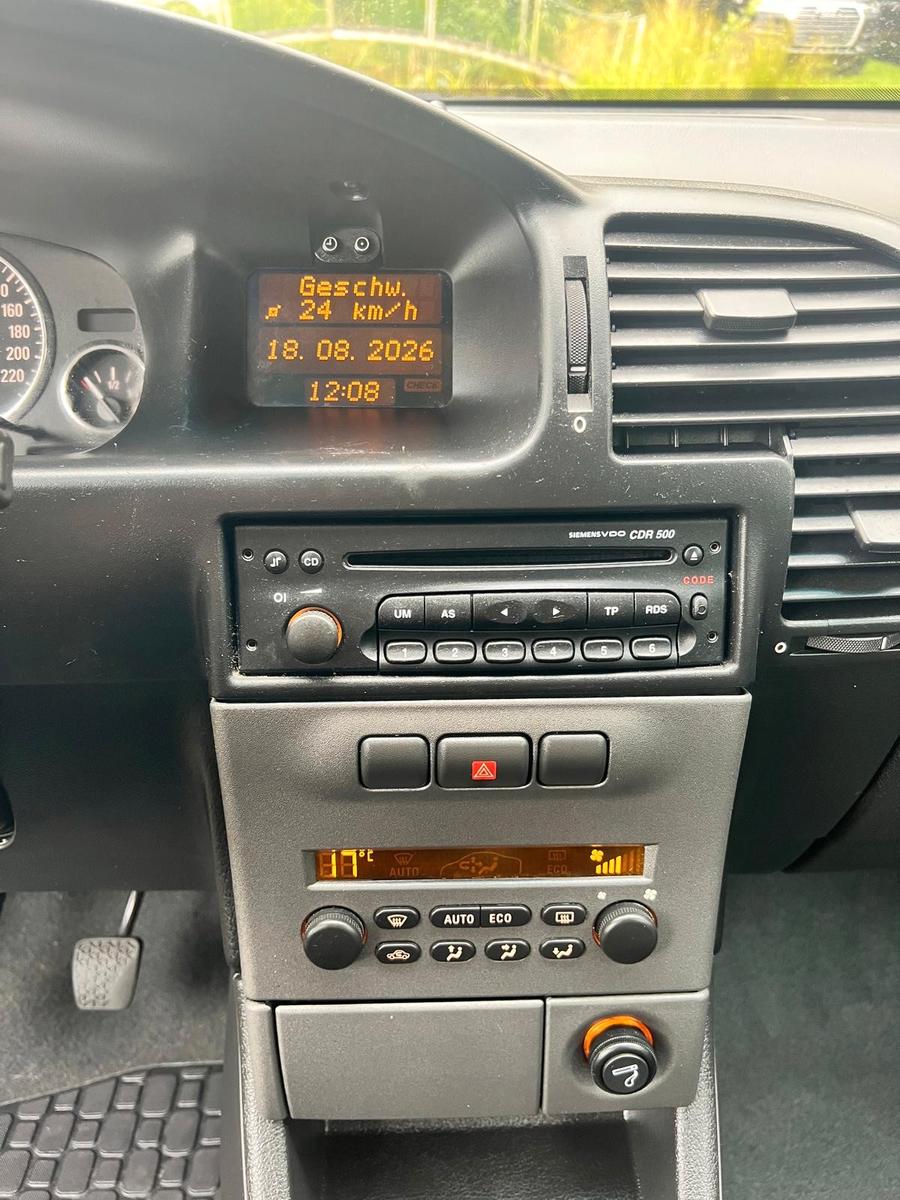 Opel Zafira 1.8 16V Executive-LEDER-AHK-1ER HAND