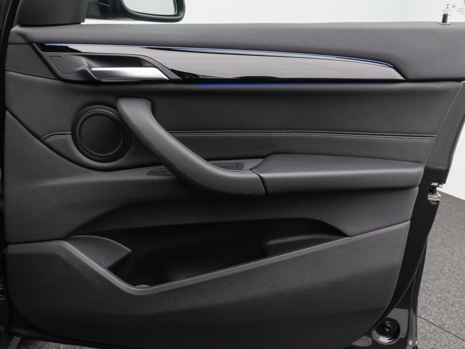 Fahrzeugabbildung BMW X1 xD20i Sport Line Panorama Kamera HUD DAB HiFi