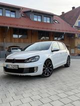 Volkswagen Golf 2.0 TSI GTI adidas GTI - Volkswagen Golf: GTI Adidas
