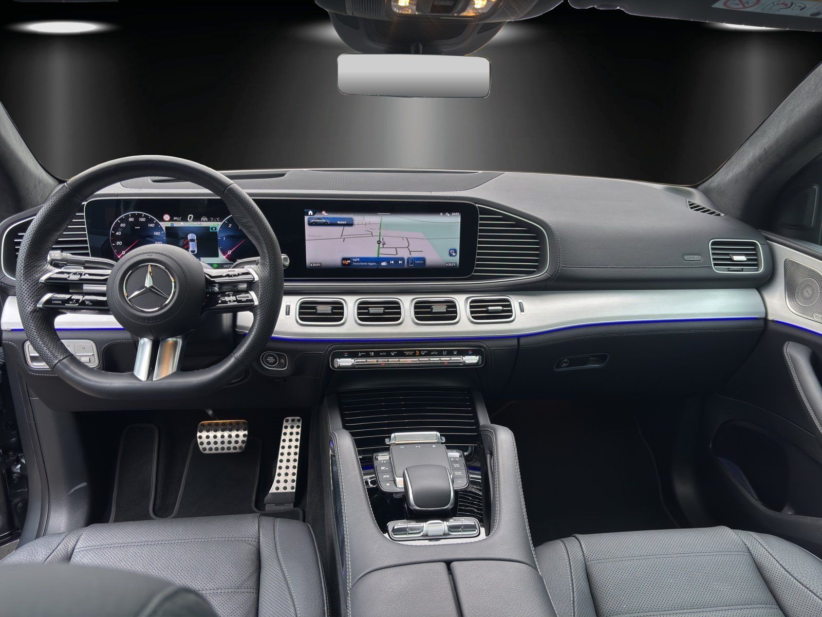 Fahrzeugabbildung Mercedes-Benz GLE450d AMG Prem+ E-Active DISTR Pano AHK Standh