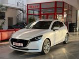 Mazda 2 Lim. Homura *HUD+Automatik+Carplay+Navi+Sitzh* - Mazda 2: Head-Up Display, mit Klimaautomatik