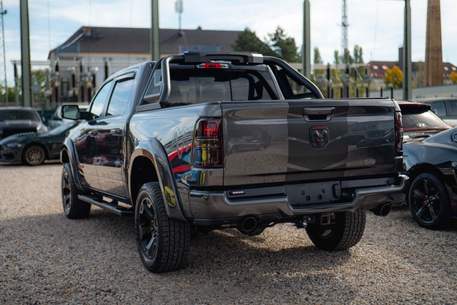 Fahrzeugabbildung Dodge RAM 5.7 V8 HEMI 4x4 OFFROAD NightPaket AXLE LOCK