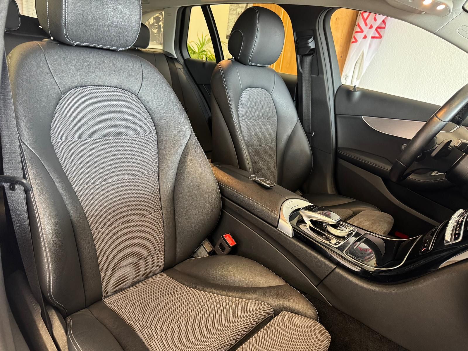 Fahrzeugabbildung Mercedes-Benz C 200 T-Modell AVANTGARDE/AHK/NAVI/KLIMA