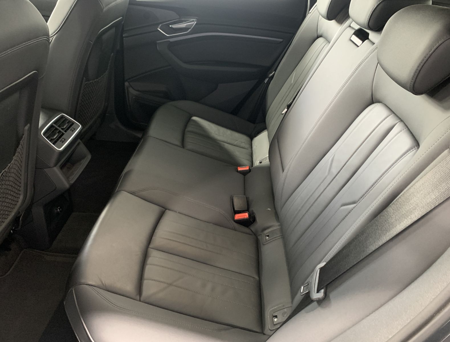 Fahrzeugabbildung Audi e-tron 55 Quattro*Leder*360°Cam*LED*SHZ*Navi*