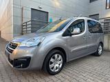 Peugeot PARTNER TEPEE 1.6 ALLURE NAV/RFK/PDC/KLIMAUT/SHZ - Peugeot Partner Tepee mit Diesel-Antrieb