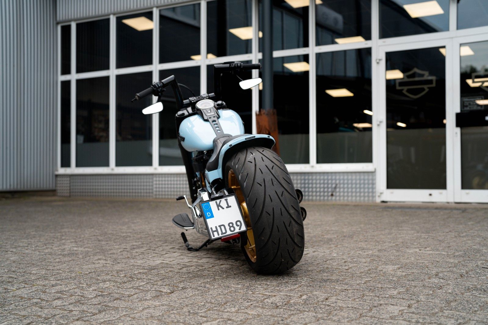 Fahrzeugabbildung Harley-Davidson Light Blue FAT BOY FLFBS 114 - Jekill & Hyde-