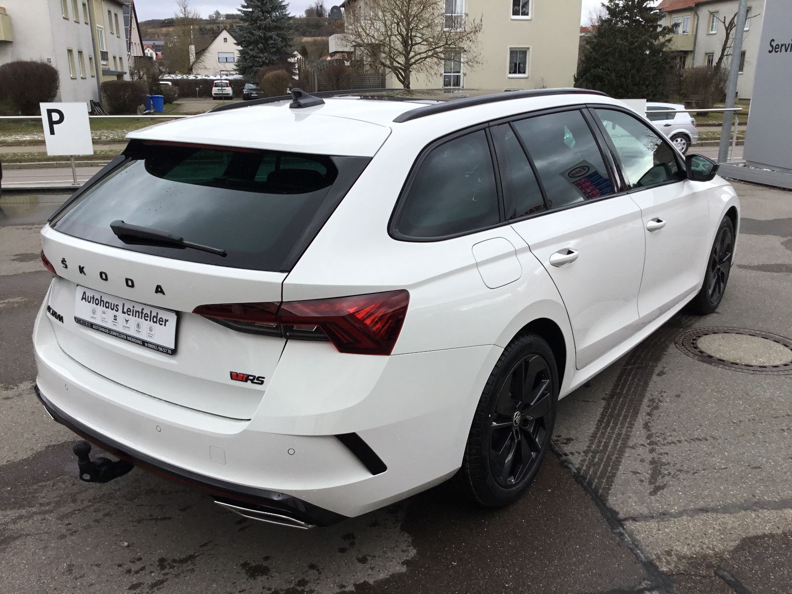 Fahrzeugabbildung SKODA Octavia 2.0 TSI DSG RS COMBI+AHK+Pano+el.Heckkla