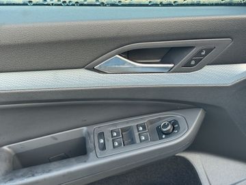 Volkswagen Golf - 8