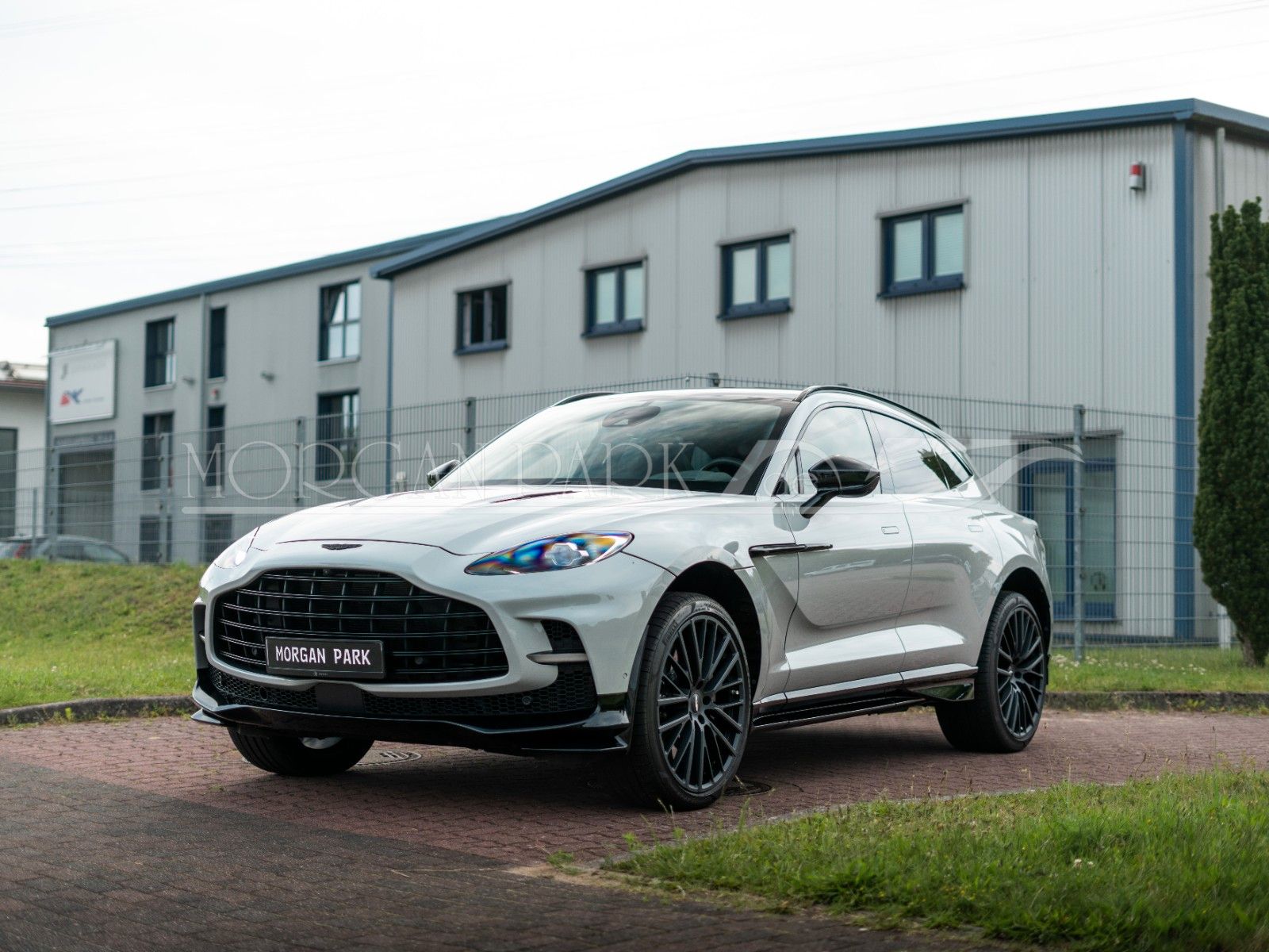 Fahrzeugabbildung Aston Martin DBX 707 1.Hd. MwSt. *Sonderlack* VOLL