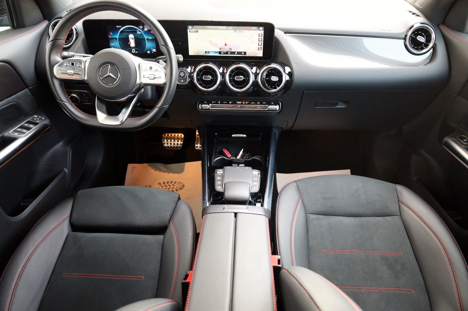 Fahrzeugabbildung Mercedes-Benz GLA 200 d AMG line, T.Leder,Navi,LED,SH,Kamera