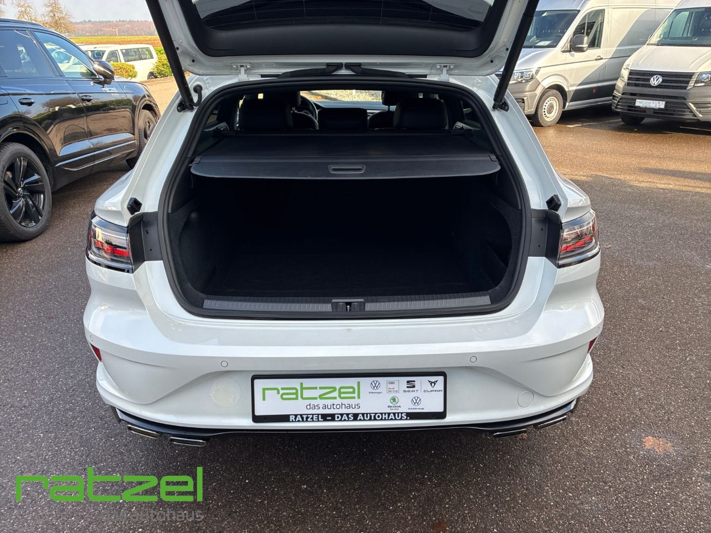 Fahrzeugabbildung Volkswagen Arteon Shooting Brake 2.0 TSI R 4Motion Panodach