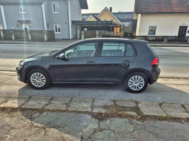 Volkswagen Golf VII Lim. Highline BMT-XENON-KAMERA-1.HAND-