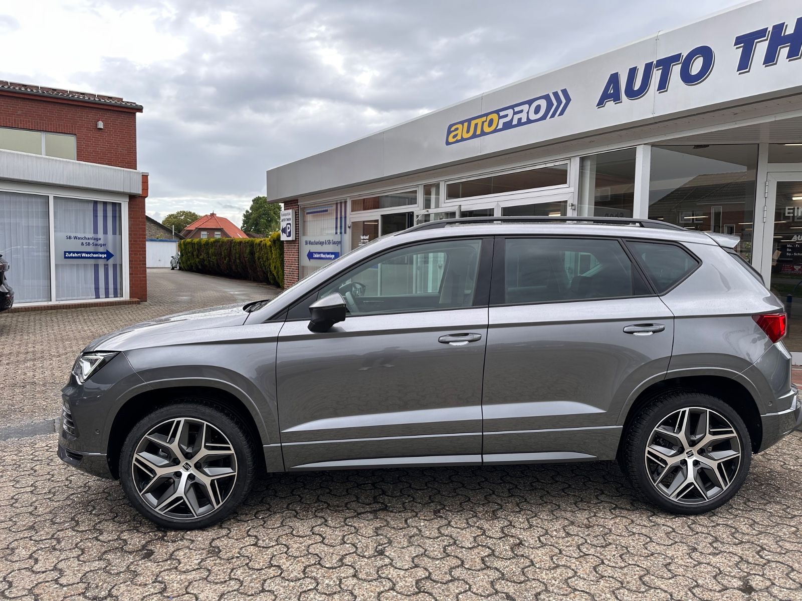 Fahrzeugabbildung SEAT Ateca FR 2.0 TDI DSG Pano/AHK/Navi/LED/ACC
