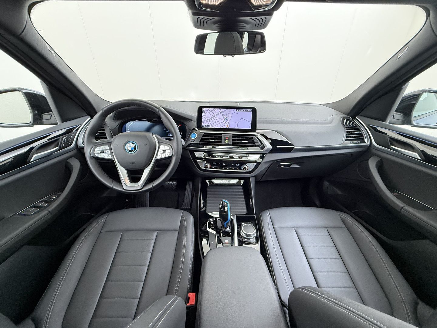 BMW iX3 panorama dach SOH 99% Leder Adap.Cruise kame imagem 3
