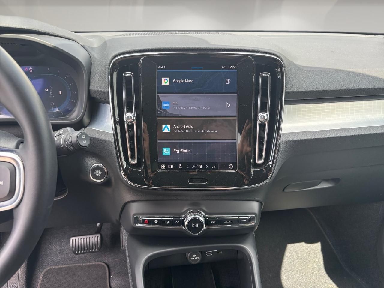 Fahrzeugabbildung Volvo XC40 B4 Benzin Plus Black Edition 2WD