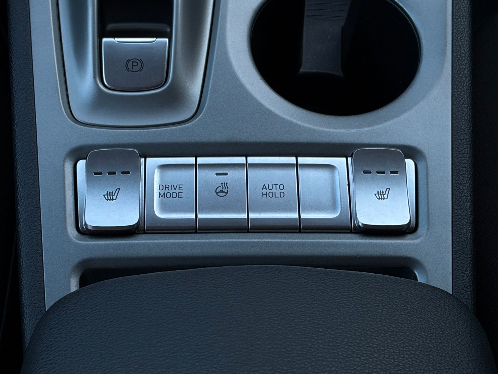 Fahrzeugabbildung Hyundai Kona e Select 2WD CarPlay FCA ACC SHZ PDC Kamera