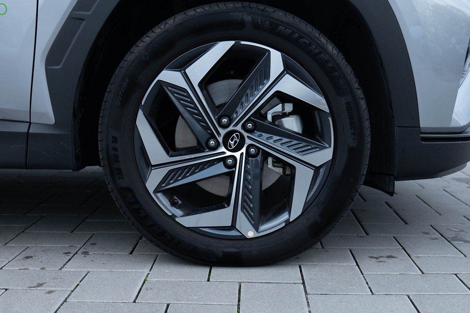 Fahrzeugabbildung Hyundai TUCSON Plug-in TREND el. Heck