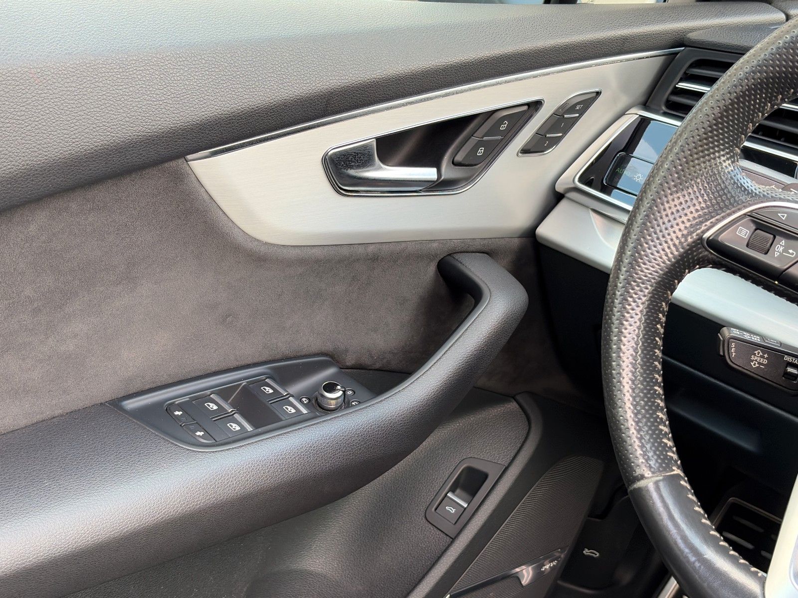 Fahrzeugabbildung Audi Q7 TDI Quattro S line *Luft*Matrix*Bose*Panodach