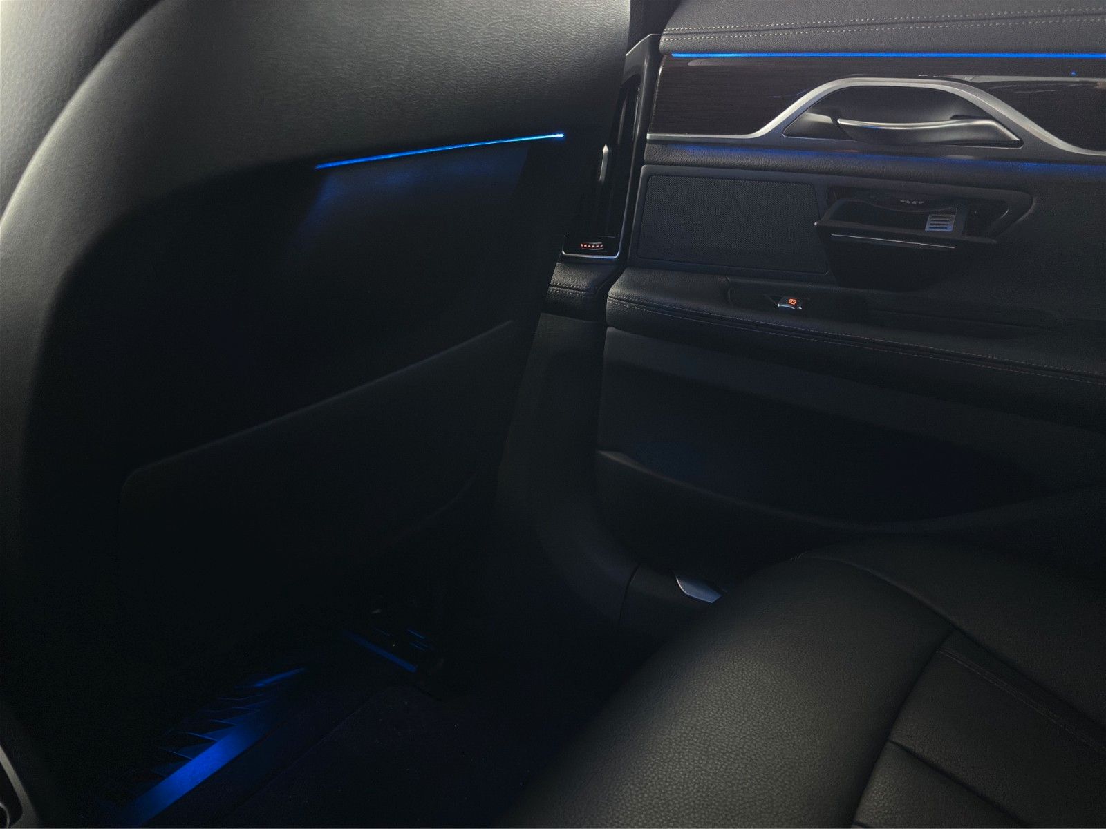 Fahrzeugabbildung BMW 730d 1.Hand /SoftClose/360°/Dig.Cock/4-Zonen