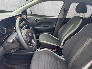 Hyundai i10 1.0 Edition 30+ +Navi+Kam.+SHZ+SpurH+PDC+LM